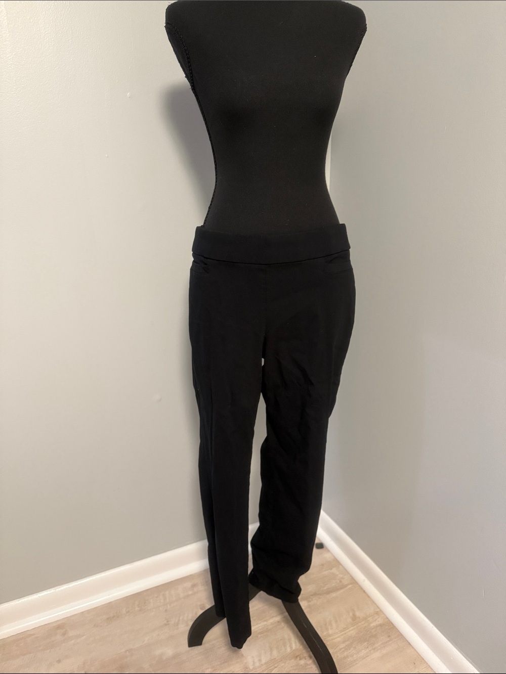 Liz Claiborne Black Straight Leg Pull-On Pants